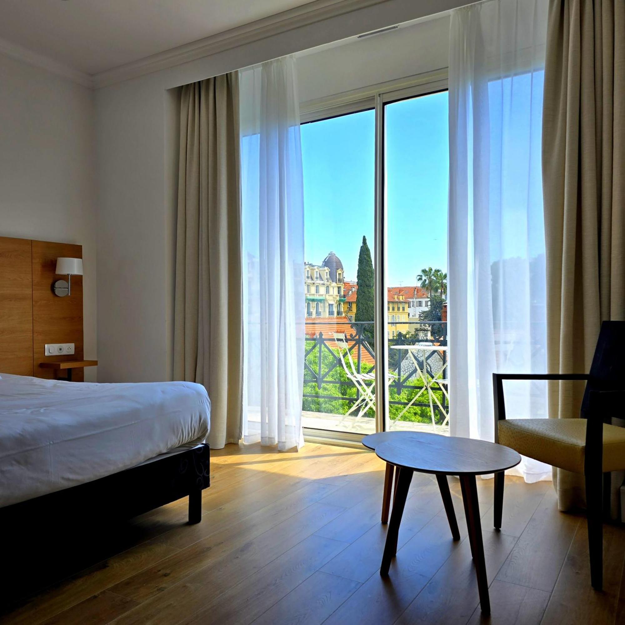 Hotel Carlton 3*